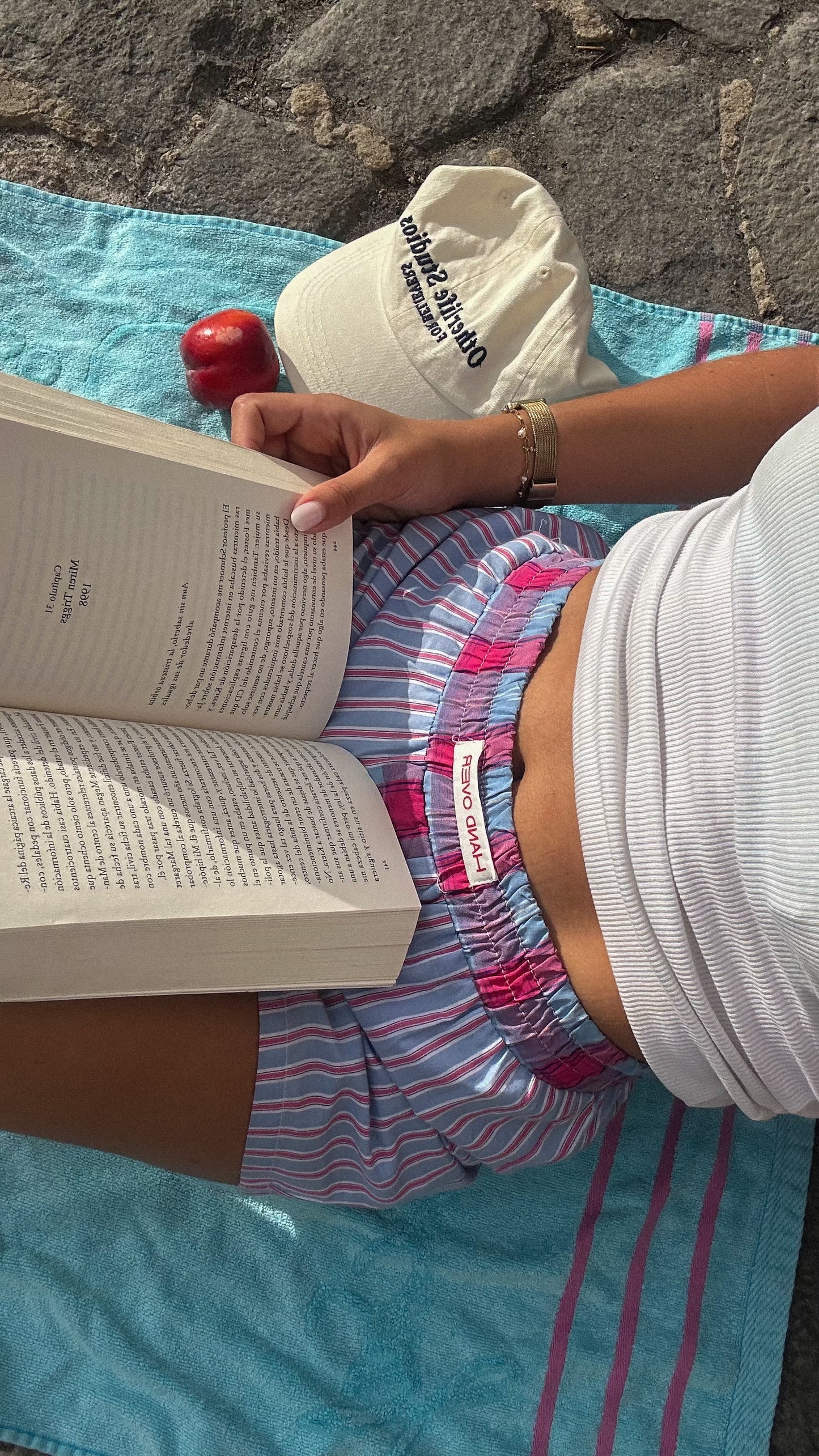 Isla Blanca cream cap